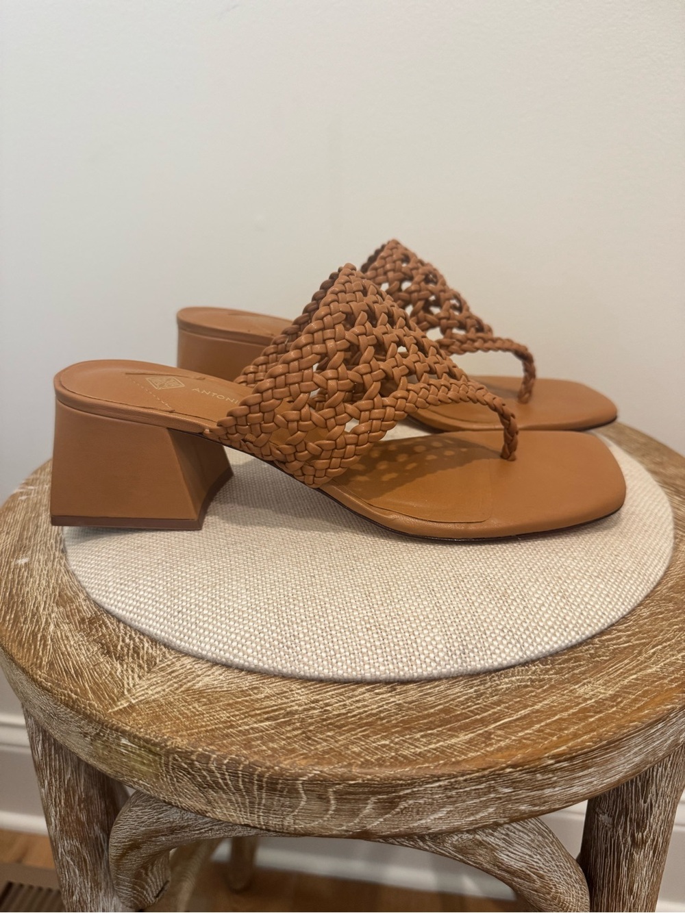 ANTONIO MELANI Tan Woven Toe-Post Block Heel Sandals - Like New